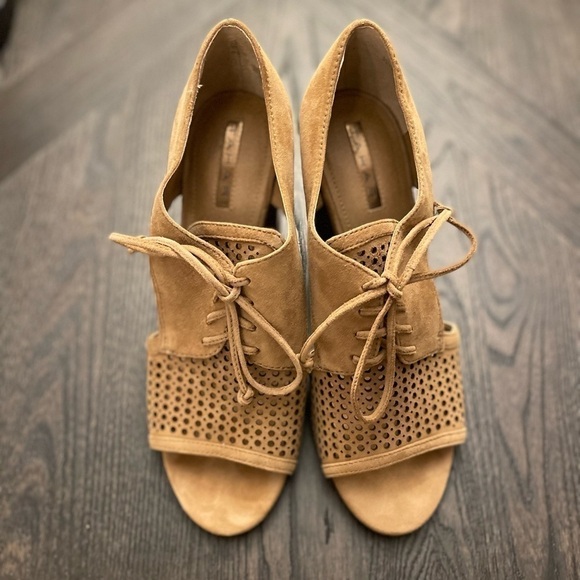 Tahari Megyn Tan Lace-Up Heels - Picture 2 of 7